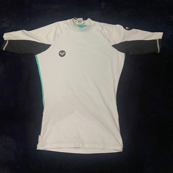 Roxy Rash Guard - Picture 1 of 5